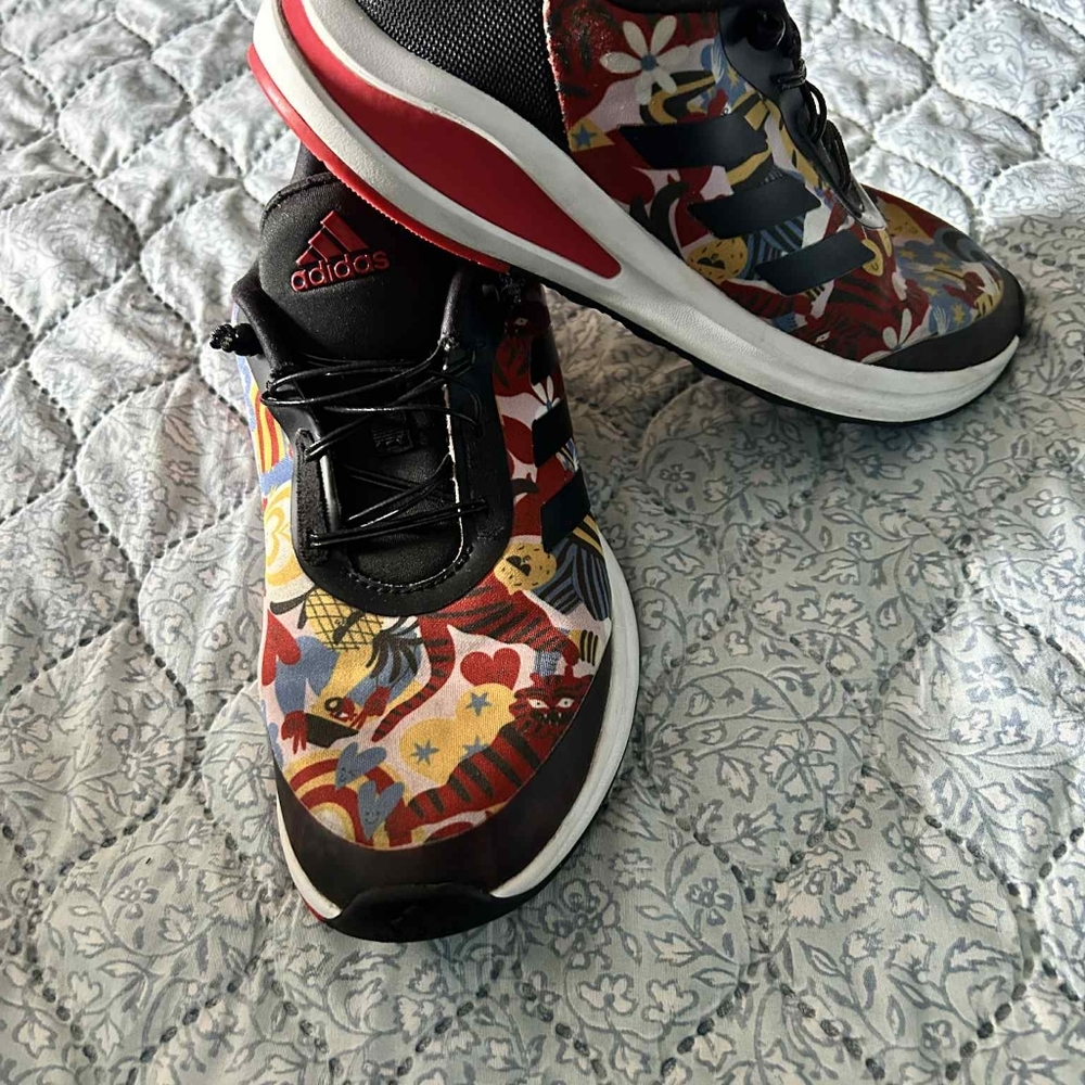 Adidas FortaRun Graphic K Training Floral Shoes Kids Size 4 -1/2  FY6986